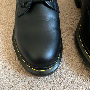 Dr Martens Amory Womens Wanama Leather 